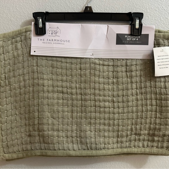 The Farmhouse by Rachel Ashwell Beige Quilted Placemat set of 4 NWT - Picture 2 of 4